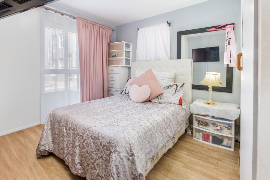1 Bedroom Property for Sale in Uitzicht Western Cape